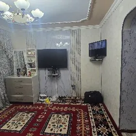 ARENDA 4 MKR 1 KOMNAT GOSTINKA