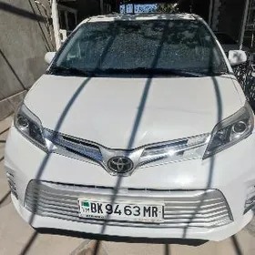 Toyota Sienna 2019