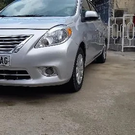 Nissan Versa 2011