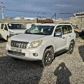 Toyota Land Cruiser Prado 2013
