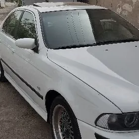 BMW E39 2001