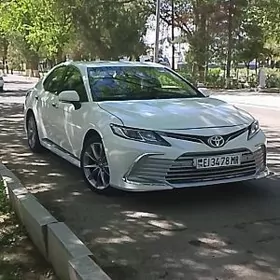 Toyota Camry 2021