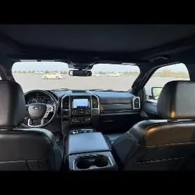 Ford Expedition 2021