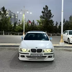 BMW E39 2001