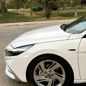 Hyundai Elantra 2023