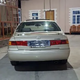 Toyota Camry 2001