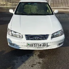 Toyota Camry 2000