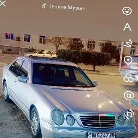 Mercedes-Benz E320 2000