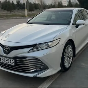 Toyota Camry 2019
