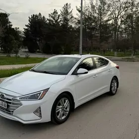 Hyundai Elantra 2020