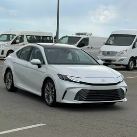 Toyota Camry 2025