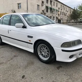 BMW E39 2000
