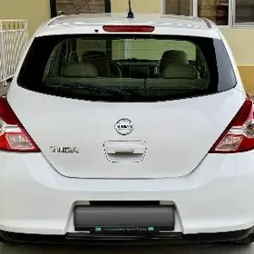 Nissan Tiida 2008