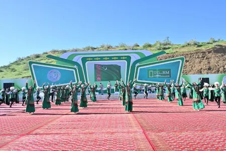 Сердар Бердымухамедов дал старт строительству нового поселка в Марыйском велаяте