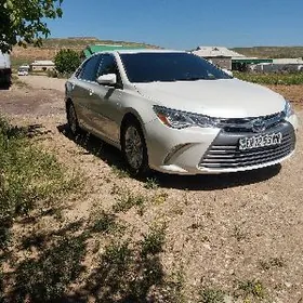 Toyota Camry 2015