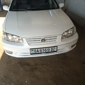 Toyota Camry 1999