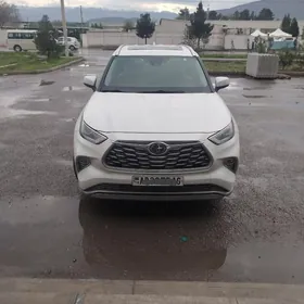 Toyota Highlander 2021