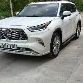 Toyota Highlander 2022