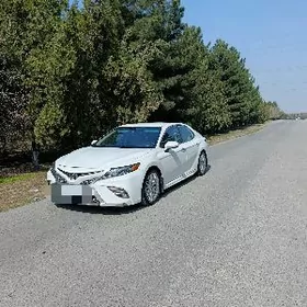 Toyota Camry 2018