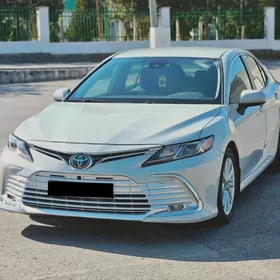 Toyota Camry 2022