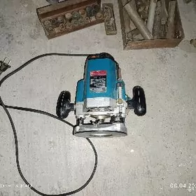 Фрезер ручной Makita