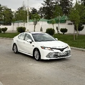 Toyota Camry 2018