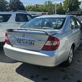 Toyota Camry 2004