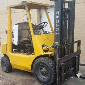 Kara Forklift 2009