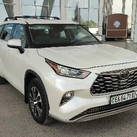 Toyota Highlander 2021