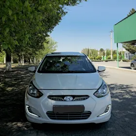 Hyundai Accent 2013