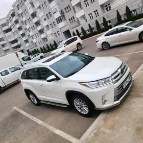 Toyota Highlander 2019