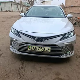 Toyota Camry 2021
