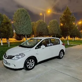 Nissan Tiida 2009