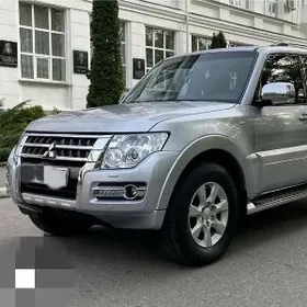 Mitsubishi Pajero 2009