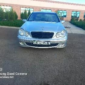 Mercedes-Benz C320 2001