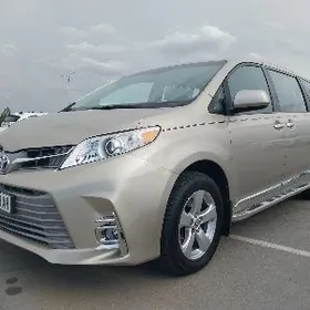 Toyota Sienna 2017