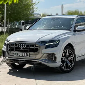 Audi Q8 2020