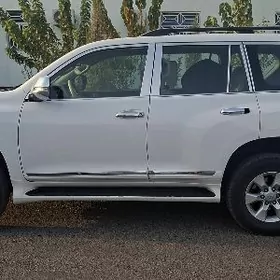 Toyota Land Cruiser Prado 2011