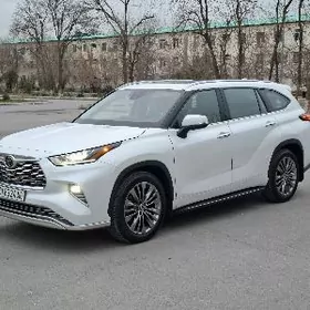 Toyota Highlander 2022