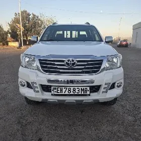 Toyota Hilux 2011