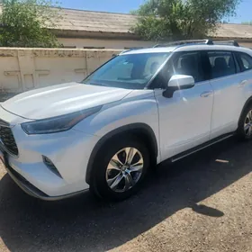 Toyota Highlander 2021