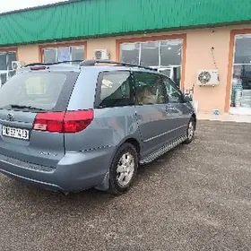 Toyota Sienna 2005