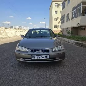 Toyota Camry 2000
