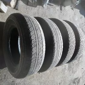 265/65R17.  112 s