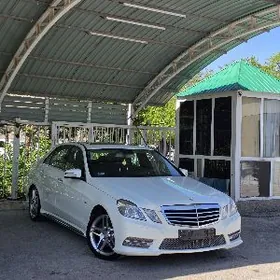 Mercedes-Benz E500 2011