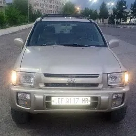 Infiniti QX4 1997
