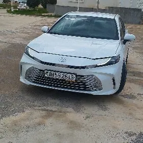 Toyota Camry 2025