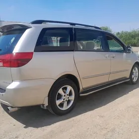 Toyota Sienna 2004