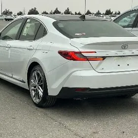 Toyota Camry 2025