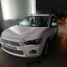 Mitsubishi Outlander 2013